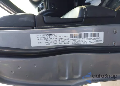 2014 Jeep Grand Cherokee Overland z USA, uszkodzony, nr VIN 1C4RJFCG1EC247145